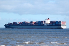 Containerschiff_07.jpg